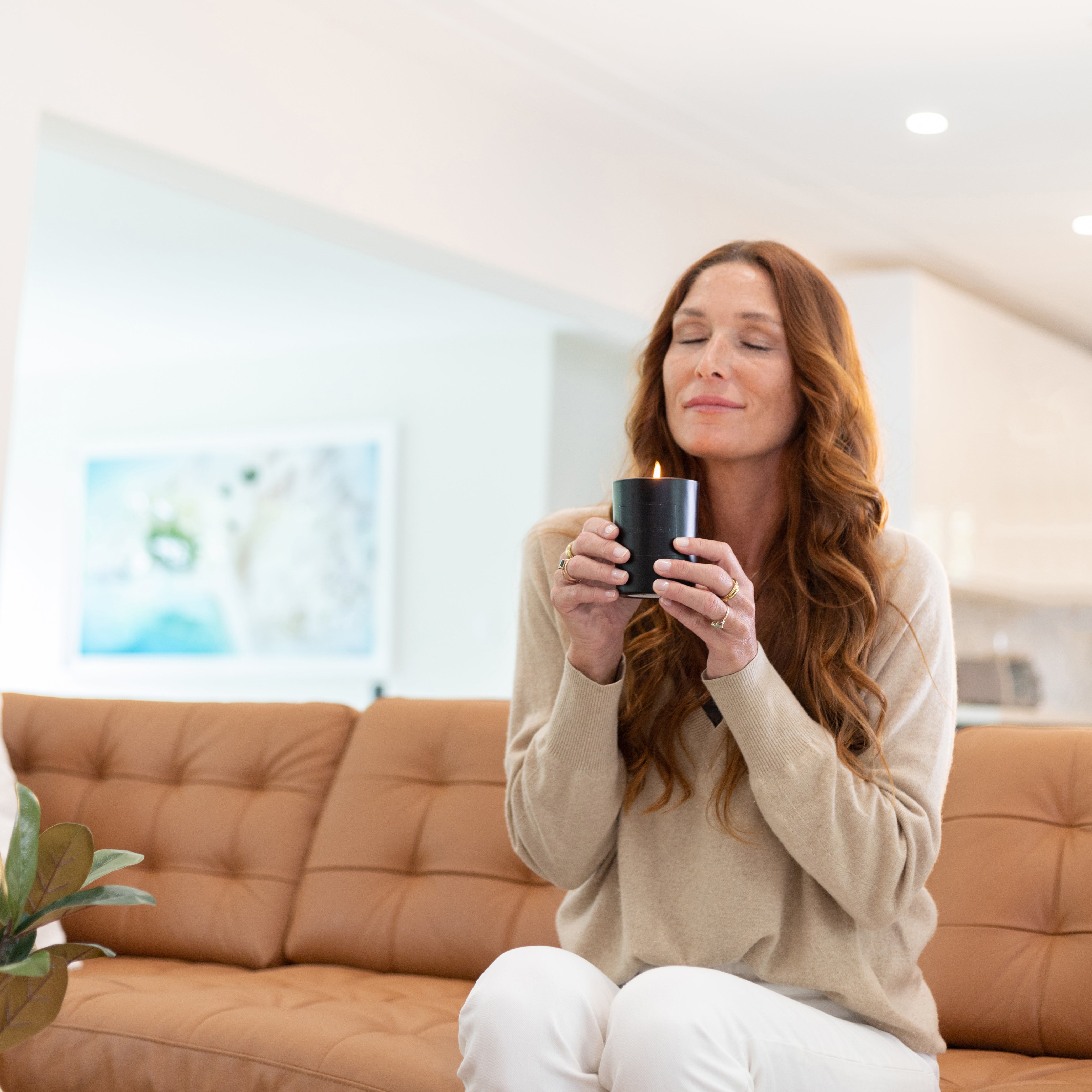 Black Velvet Single-Wick Candle - Image 3