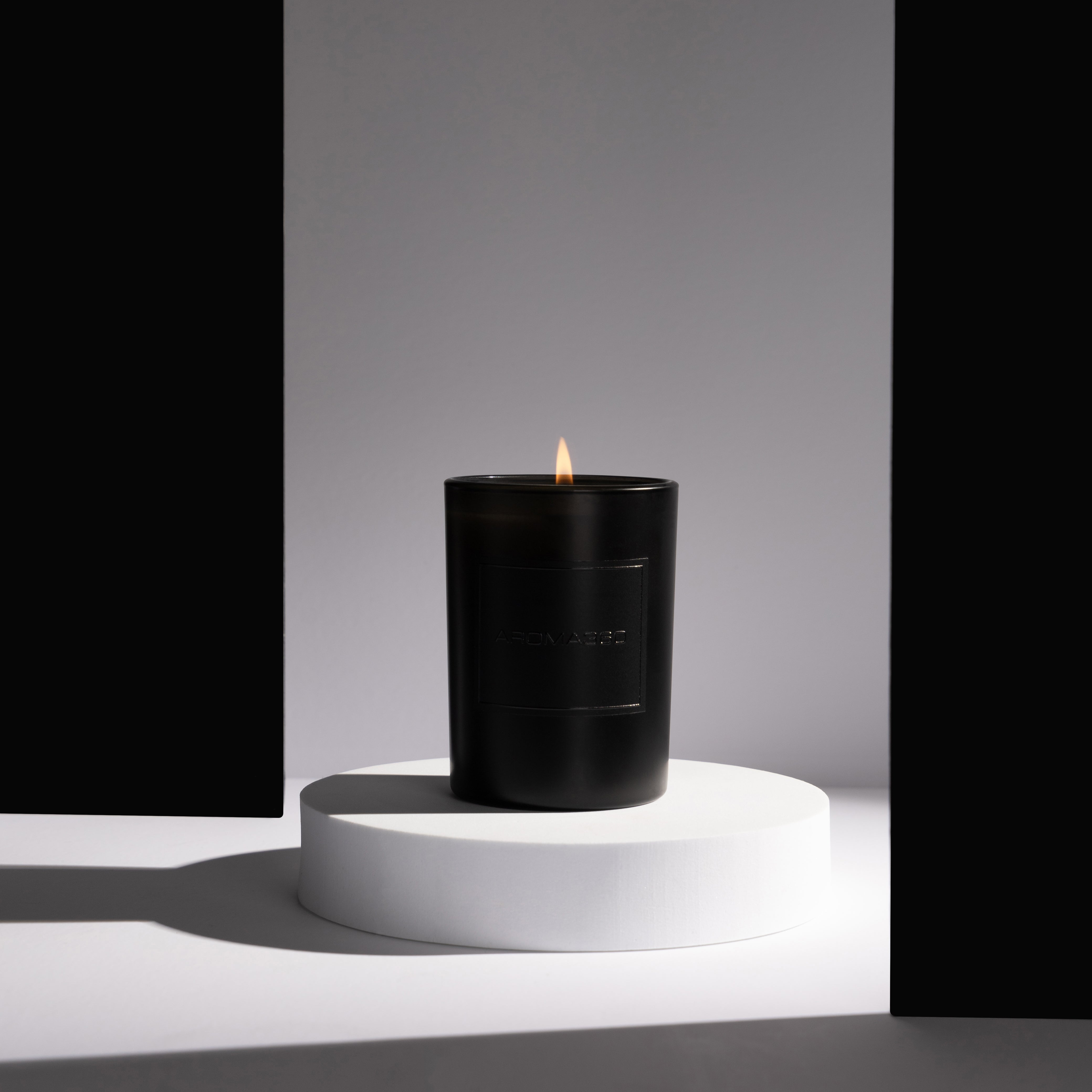 Black Velvet Single-Wick Candle - Image 6